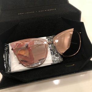 DIFF Demi Lovato Rose Gold Flash Sunglasses NWOT